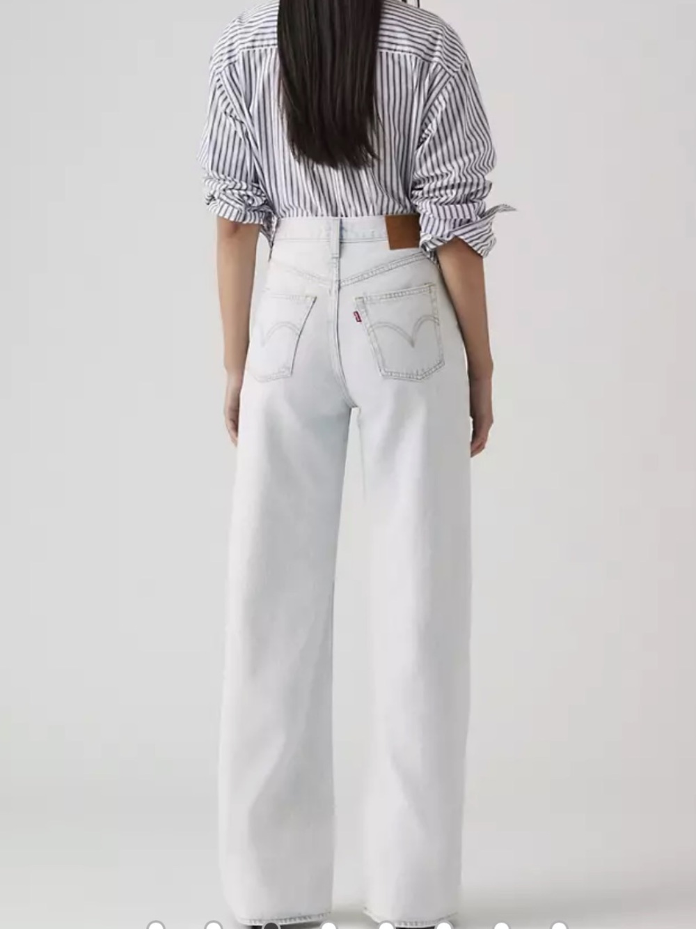 NWT Levi’s Ribcage Wide Leg Jeans Light Wash - Picture 3 of 15